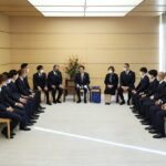 日本代表の前田大然が試合中にプレーする様子